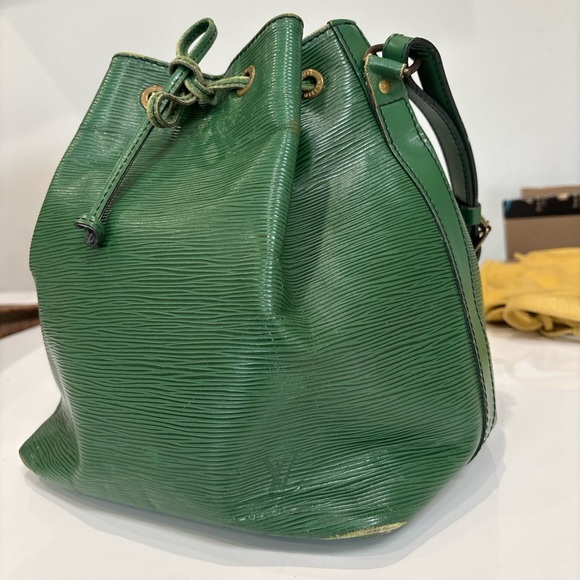 Louis Vuitton Handbags - Vintage Louis Vuitton Green Epi Petit Noé Bucket Bag Shoulder Bag